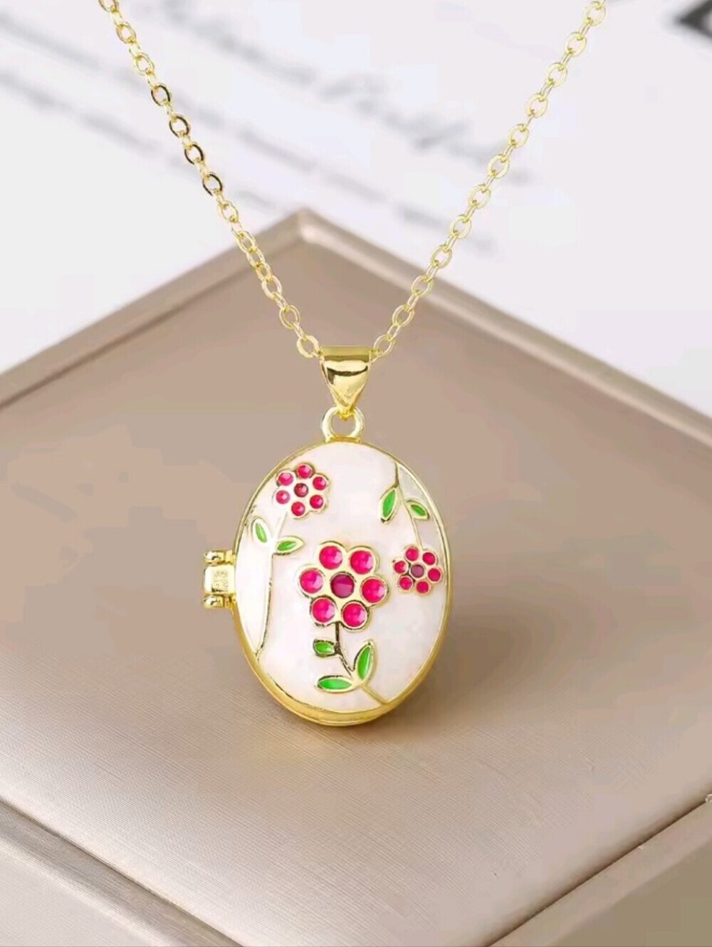 Floral Enamel Photo Locket Necklace Gold Tone Pink Flower Keepsake Pendant - Picture 8 of 8